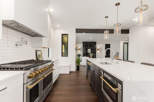 709 Chris David Drive, Steilacoom, WA 98388