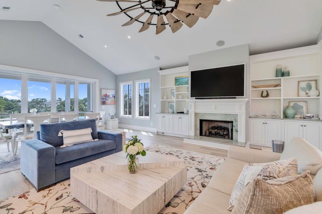 12 Ocean Point Drive, Isle Of Palms, SC 29451
