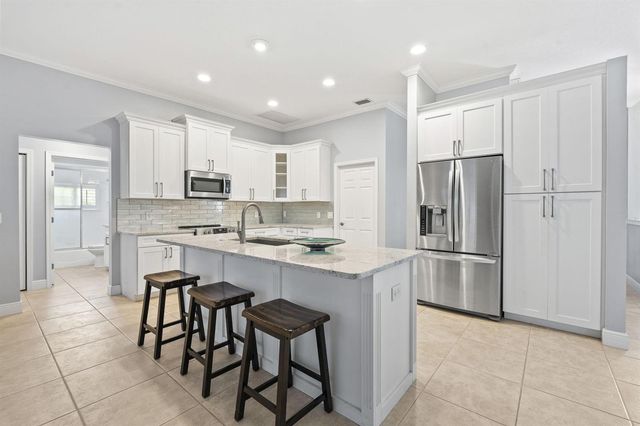 117 Queen Elizabeth Court, Hutchinson Island, FL 34949