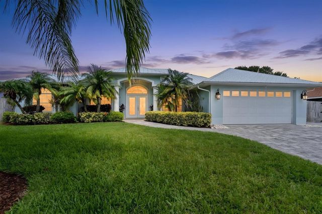 117 Queen Elizabeth Court, Hutchinson Island, FL 34949