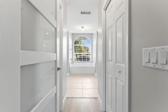 117 Queen Elizabeth Court, Hutchinson Island, FL 34949