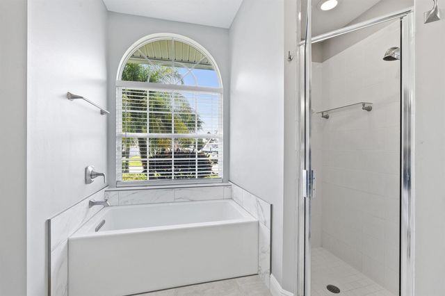 117 Queen Elizabeth Court, Hutchinson Island, FL 34949