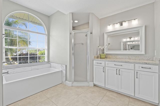 117 Queen Elizabeth Court, Hutchinson Island, FL 34949