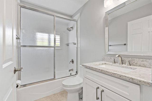 117 Queen Elizabeth Court, Hutchinson Island, FL 34949