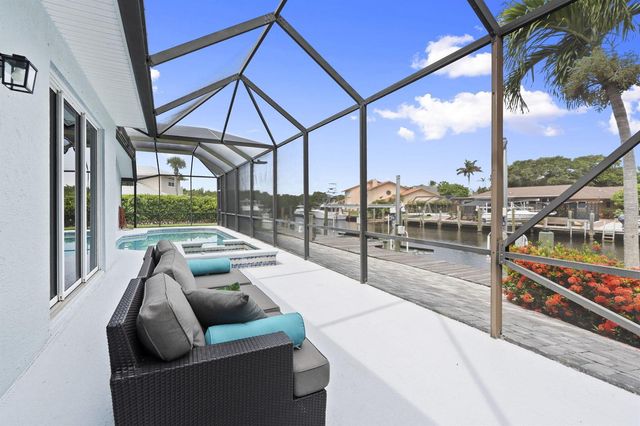 117 Queen Elizabeth Court, Hutchinson Island, FL 34949