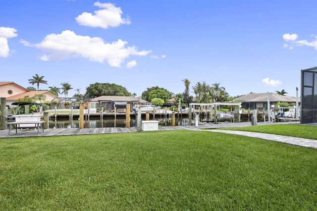 117 Queen Elizabeth Court, Hutchinson Island, FL 34949