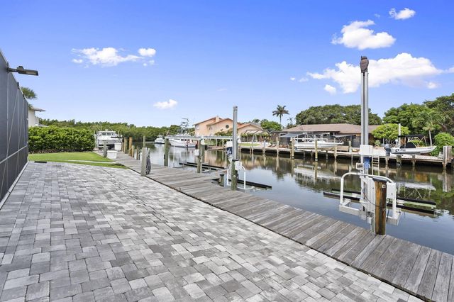 117 Queen Elizabeth Court, Hutchinson Island, FL 34949