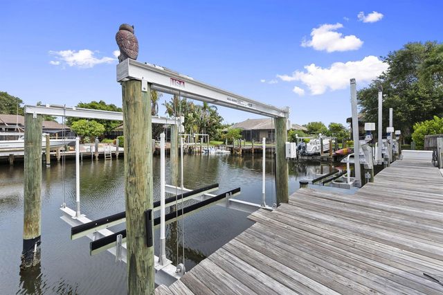 117 Queen Elizabeth Court, Hutchinson Island, FL 34949