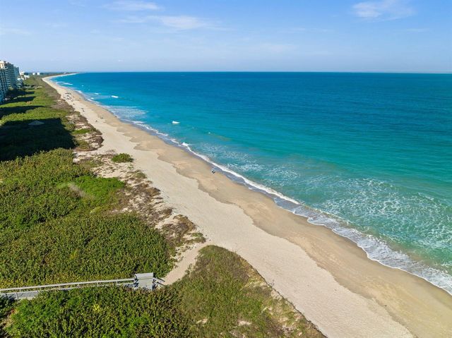 117 Queen Elizabeth Court, Hutchinson Island, FL 34949