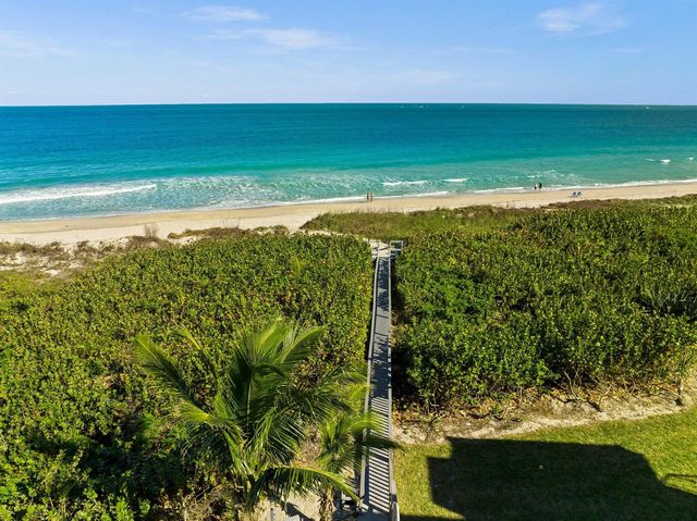 117 Queen Elizabeth Court, Hutchinson Island, FL 34949