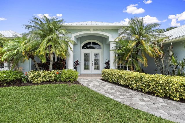 117 Queen Elizabeth Court, Hutchinson Island, FL 34949
