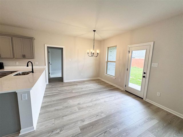 148 CHANDLER Lane, Sulphur, LA 70665