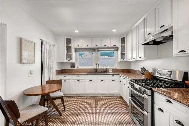 1569 S Orange Grove Avenue, Los Angeles, CA 90019