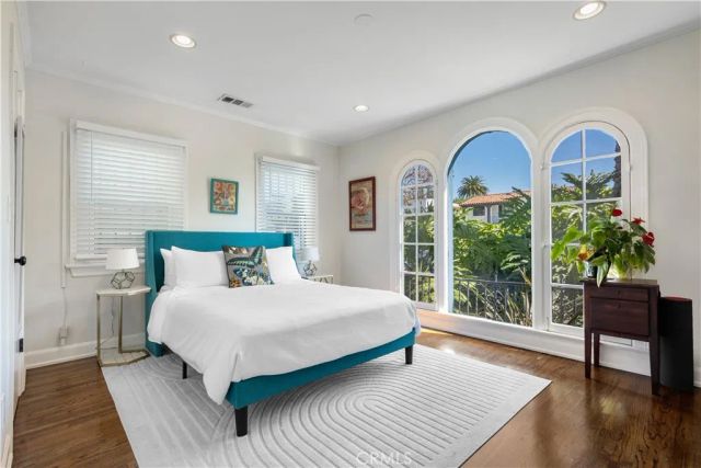 1569 S Orange Grove Avenue, Los Angeles, CA 90019