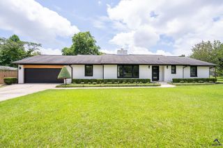 1202 Fairway Drive, Perry, GA 31069