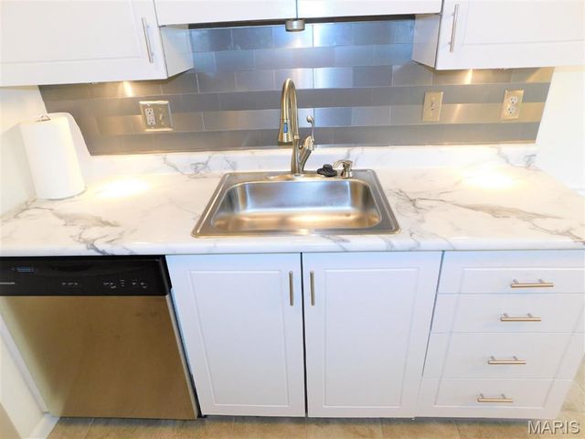 14471 Bantry Lane 11, Chesterfield, MO 63017