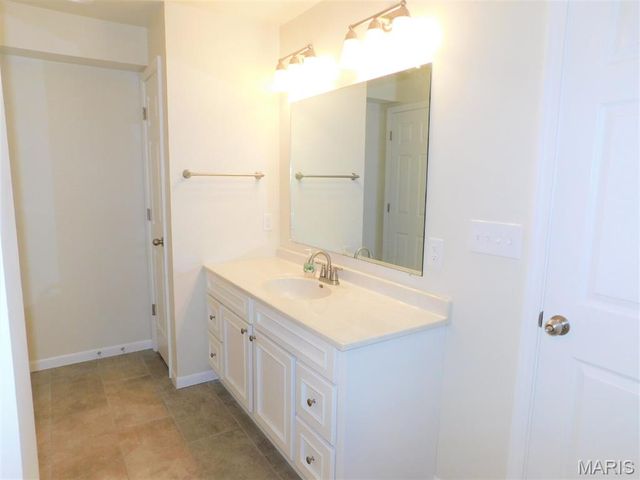 14471 Bantry Lane 11, Chesterfield, MO 63017