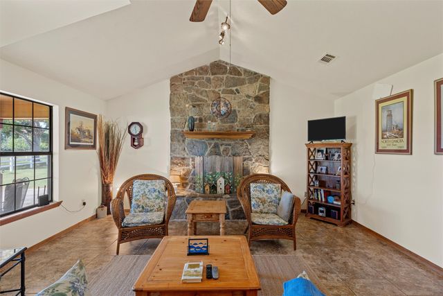 671 Lcr 516, Mexia, TX 76667