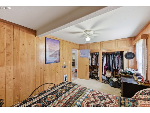 2611 EVERETT Ave, North Bend, OR 97459