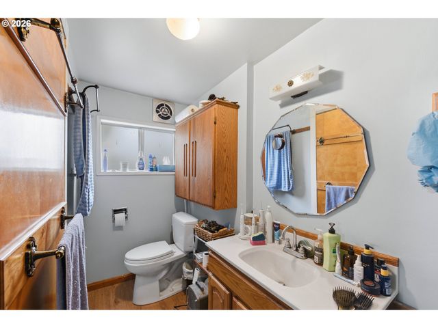 2611 EVERETT Ave, North Bend, OR 97459