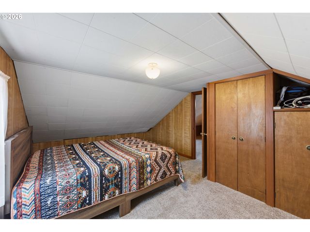 2611 EVERETT Ave, North Bend, OR 97459