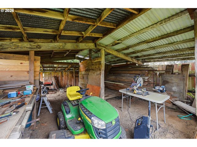 2611 EVERETT Ave, North Bend, OR 97459