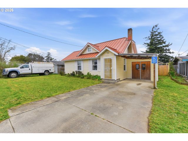 2611 EVERETT Ave, North Bend, OR 97459