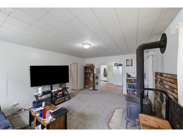 2611 EVERETT Ave, North Bend, OR 97459