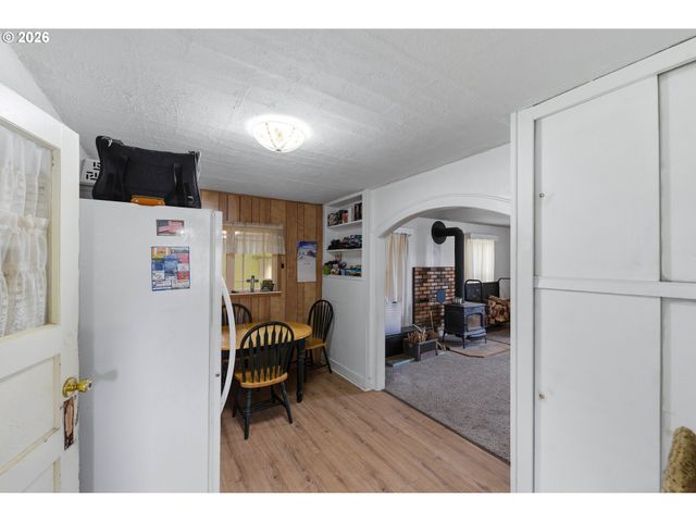 2611 EVERETT Ave, North Bend, OR 97459