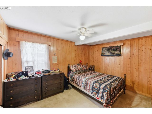 2611 EVERETT Ave, North Bend, OR 97459