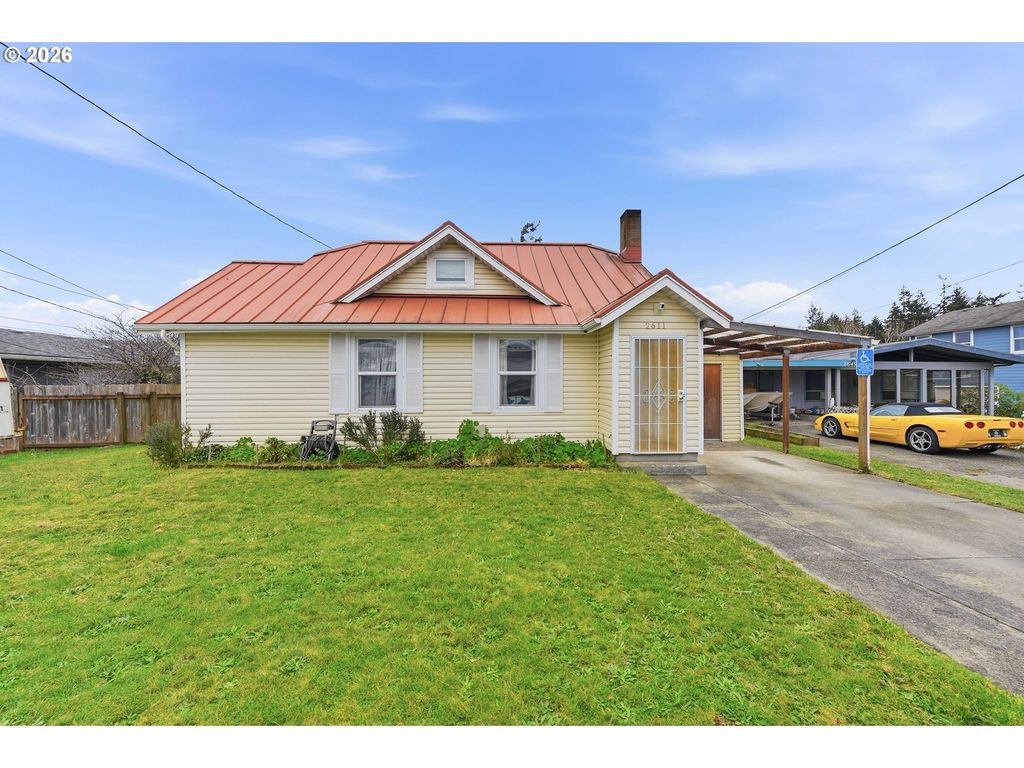 2611 EVERETT Ave, North Bend, OR 97459