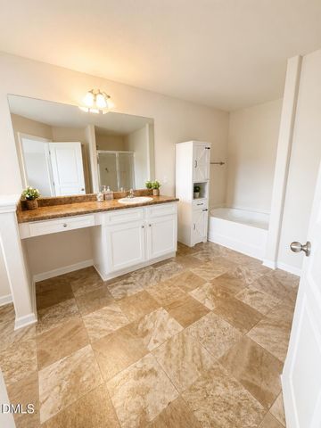 128 Steamboat Lane, Burlington, NC 27217
