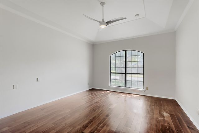 1201 St James Place, Arlington, TX 76011