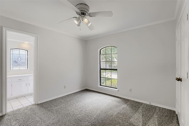 1201 St James Place, Arlington, TX 76011
