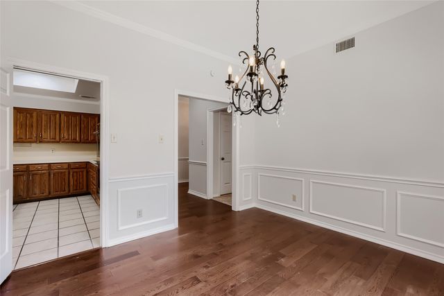 1201 St James Place, Arlington, TX 76011