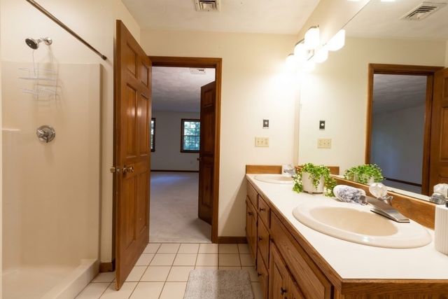4 Mead Circle, Lexington, MA 02420