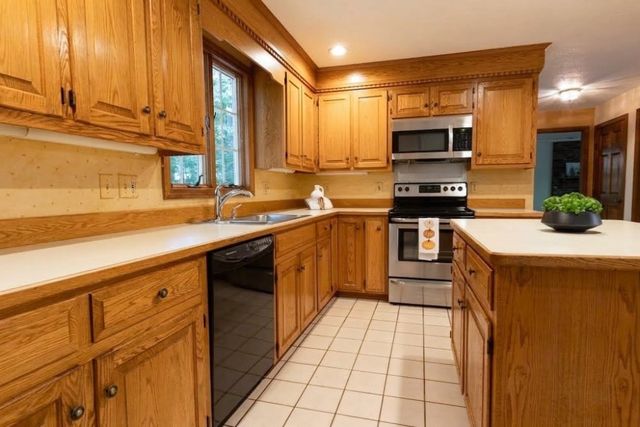 4 Mead Circle, Lexington, MA 02420