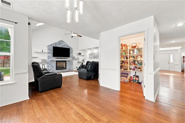 801 Aston PL, Chesapeake, VA 23322