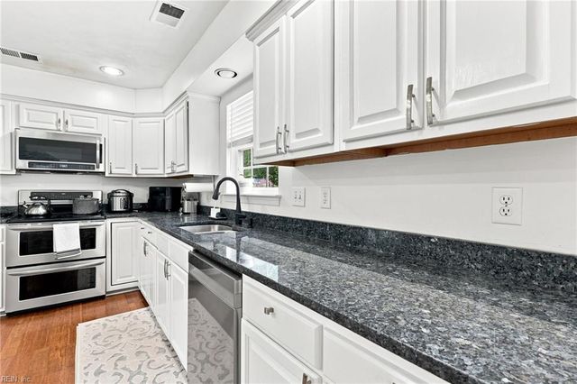 801 Aston PL, Chesapeake, VA 23322