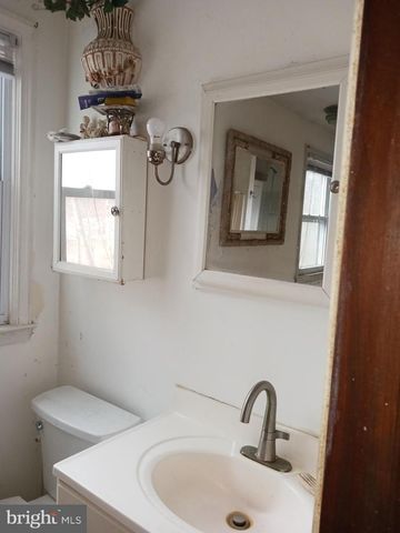 813 W KING RD, Malvern, PA 19355