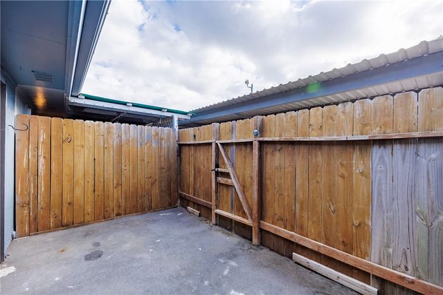 7217 Sparkle Sea Dr 2, Corpus Christi, TX 78412