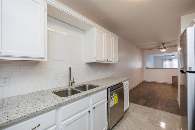 7217 Sparkle Sea Dr 2, Corpus Christi, TX 78412