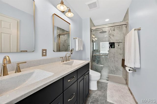 5 Covered Wagon Trail Court, St Peters, MO 63376