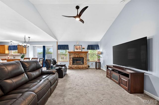 5 Covered Wagon Trail Court, St Peters, MO 63376