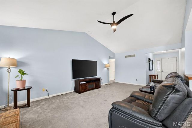 5 Covered Wagon Trail Court, St Peters, MO 63376