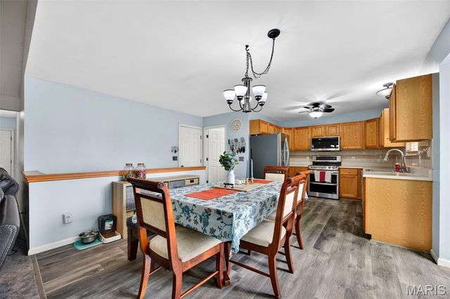 5 Covered Wagon Trail Court, St Peters, MO 63376