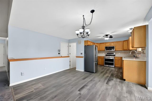 5 Covered Wagon Trail Court, St Peters, MO 63376