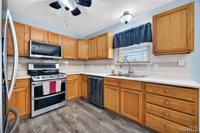 5 Covered Wagon Trail Court, St Peters, MO 63376