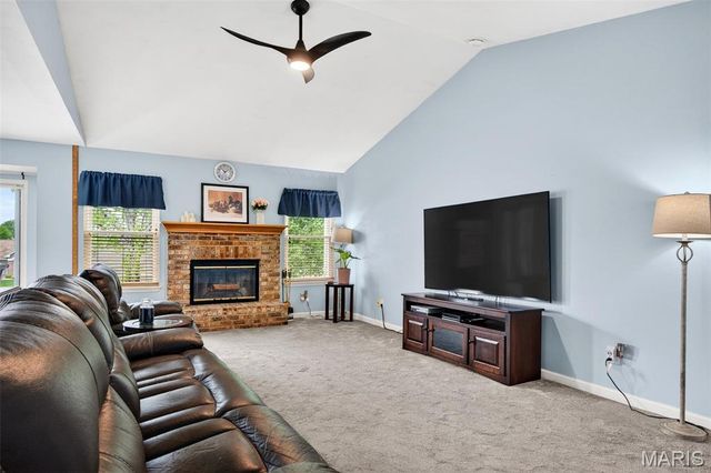 5 Covered Wagon Trail Court, St Peters, MO 63376