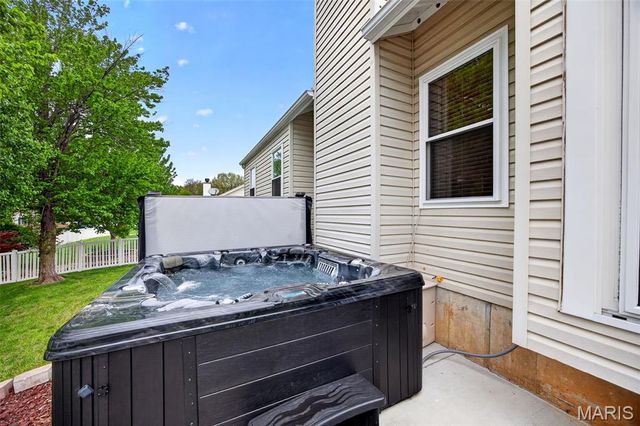 5 Covered Wagon Trail Court, St Peters, MO 63376